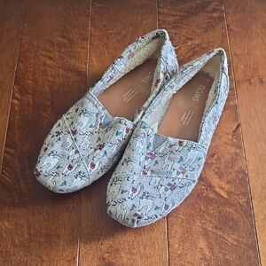 TOMS Women's Gray Christmas Llama Patterned Shoes W6.5